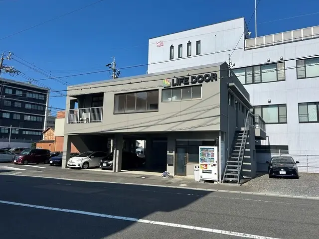 株式会社LIFE DOOR