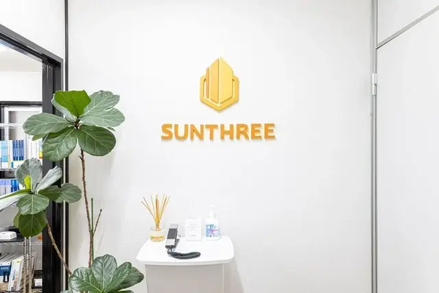 株式会社SUNTHREE