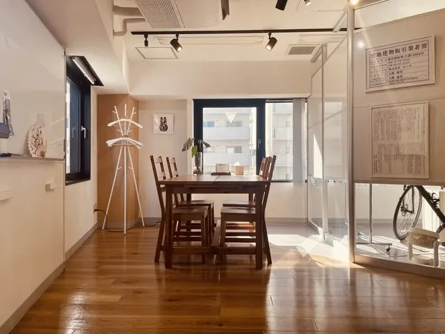 株式会社エース