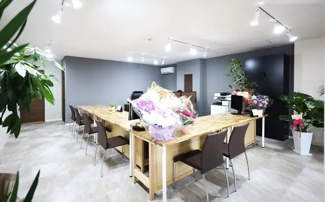 株式会社アシスト